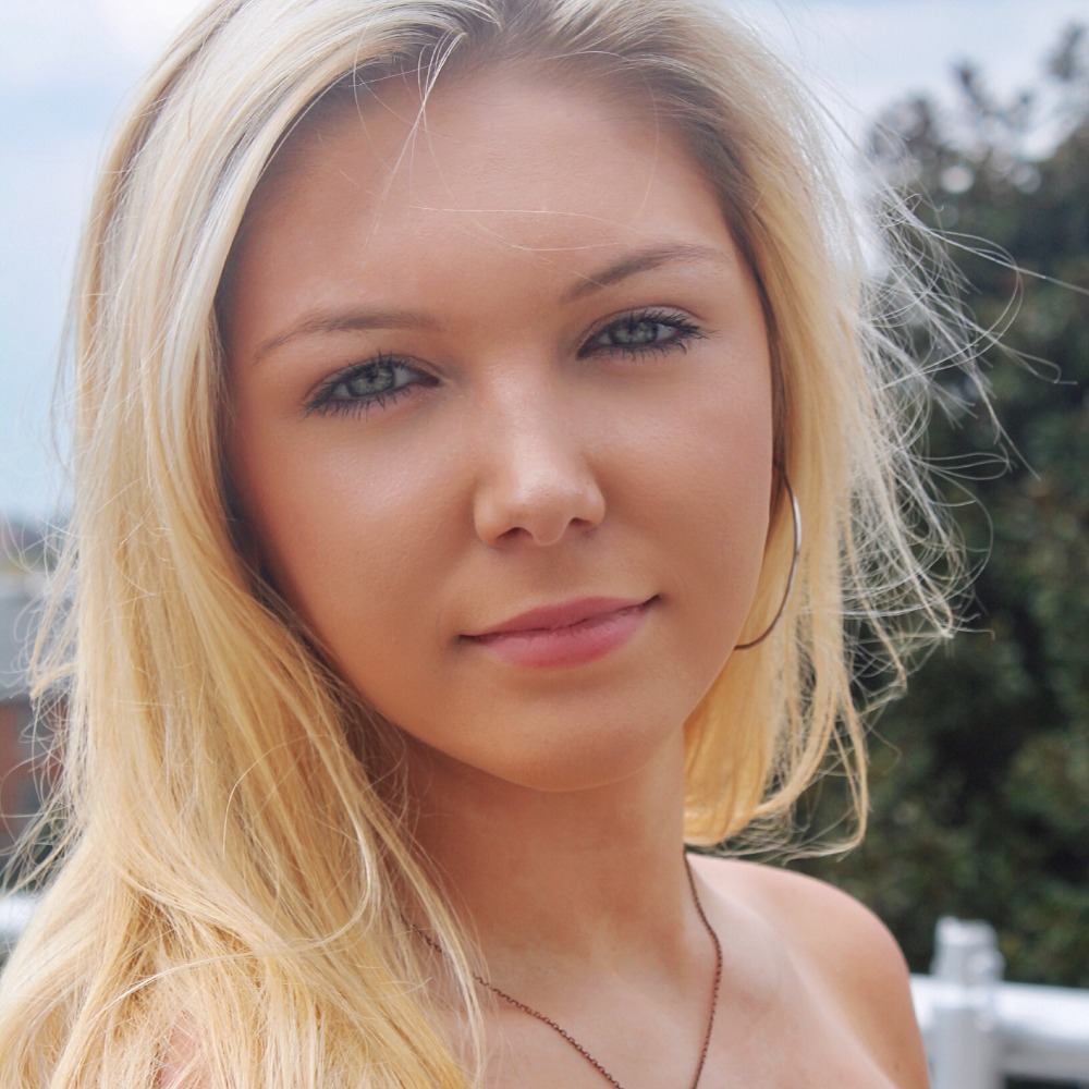 Meet your Posher, Olivia